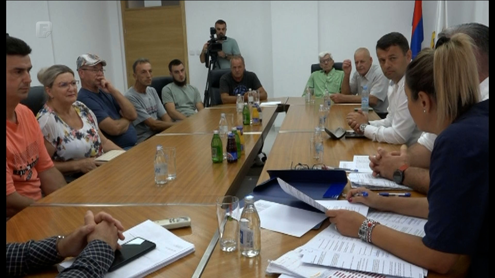 U Doboju sa 30 povratnika u RS potpisani sporazumi o dodjeli poljoprivredne mehanizacije i plastenika